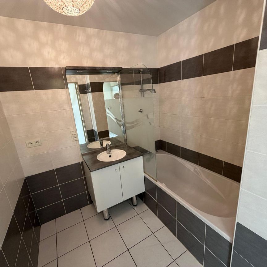 Location Appartement 3 pièces 66m² CHAMALIERES 63400 - Photo 1
