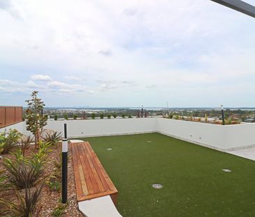 Level 6 with expansive northerly views - Photo 2