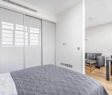 Studio to rent - Photo 1