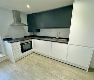 Clarendon Apartments, Canal Walk, SO14 - Photo 5