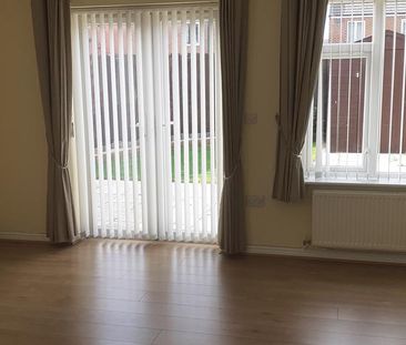 3 bedroom semi-detached house to rent - Photo 2