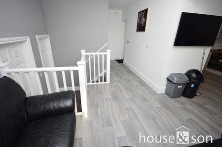 8 bedroom detached house to rent - Photo 5
