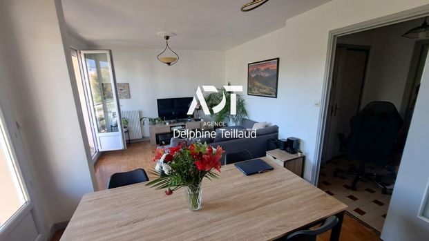 Location Appartement 4 pièces 74m² ST MARTIN D HERES 38400 - Photo 1