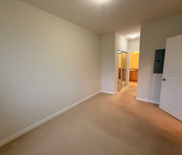 Spacious 2 Bedroom Condo - Photo 4