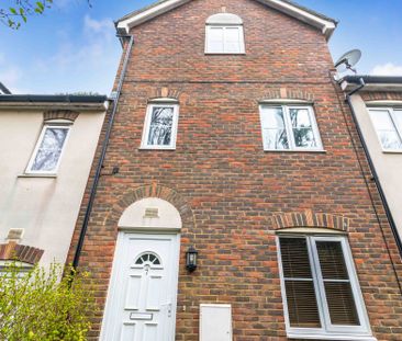 Nightingale Close, Polegate, BN26 - Photo 1