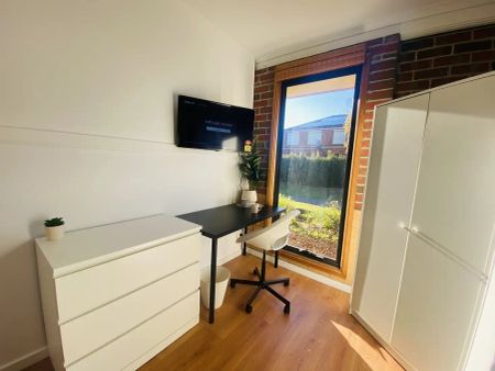 16 Sheoak Court, Pakenham VIC 3810 - Photo 2