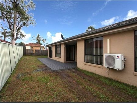 SPACIOUS FOUR BEDROOM FAMILY HOME !!! - Photo 5