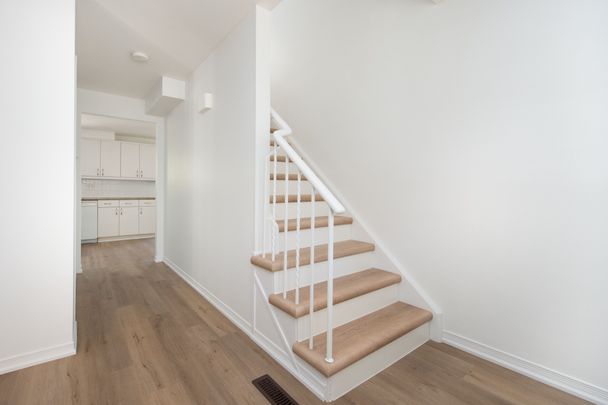 For Lease - 193 Chebucto Drive, Oakville, Ontario - Photo 1