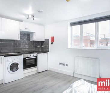 Studio to rent - Photo 3