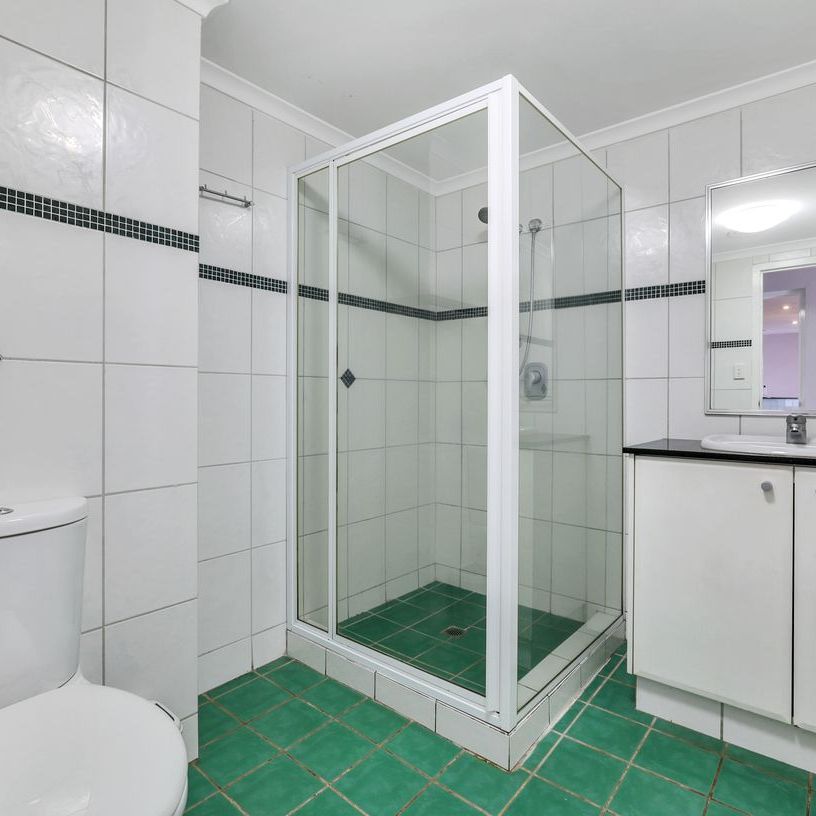 INNER CITY FURNISHED APARTMENT - Photo 1