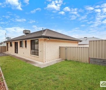 Spacious Townhouse in a Peaceful Cul-de-Sac - Photo 5