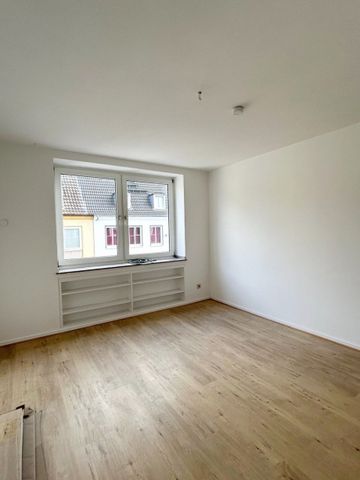 Vollständig renovierte 2,5-Raum-Wohnung mit Balkon zur Miete in zentraler Lage von Recklinghausen - Photo 3