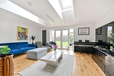 Morland Close, Hampton, TW12 - Photo 4