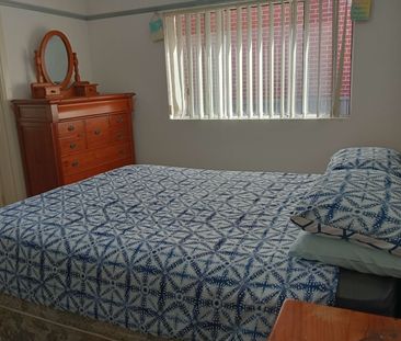 Beverly Hills - Photo 1