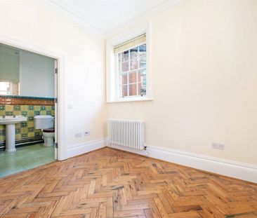 4 Lingard Avenue, Colindale, London, NW9 - Photo 2