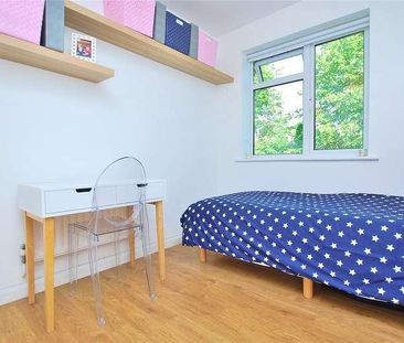 Telford Court, Guildford, Surrey, GU1 - Photo 5