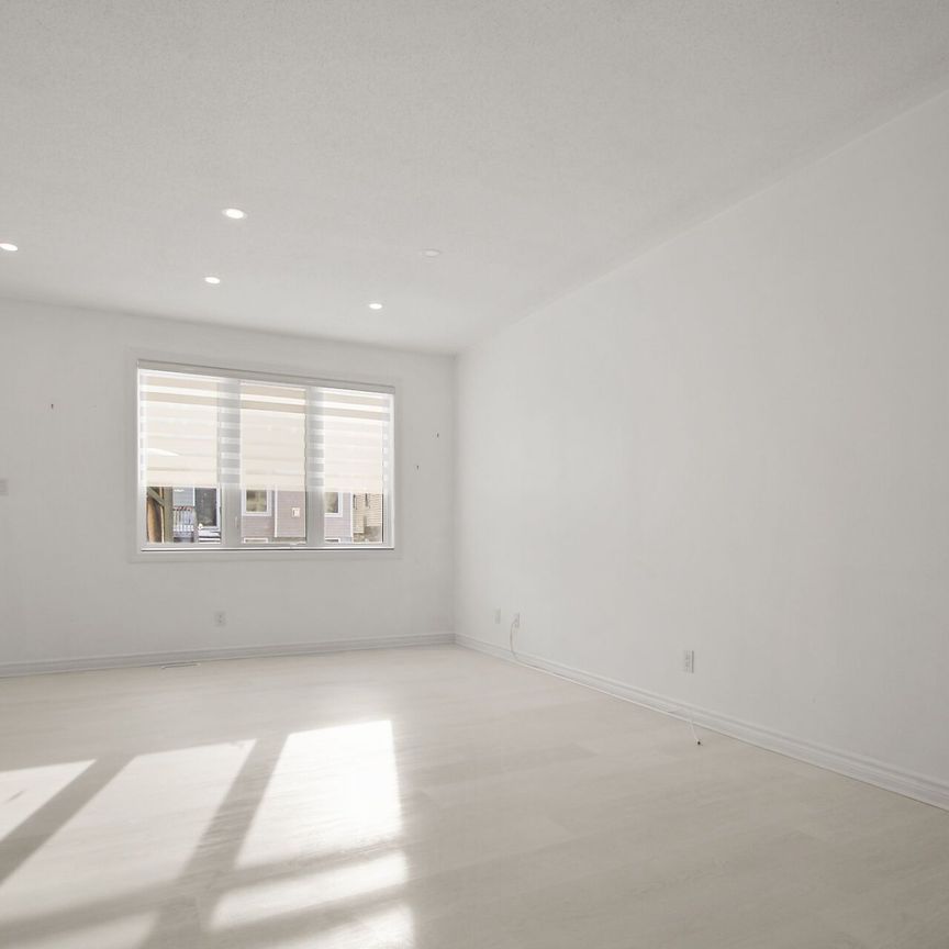 For Lease - 233 Pingwi Place, Blossom Park - Airport and Area, Ontario - Photo 1