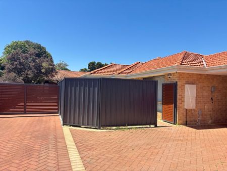 Prime Melville Location – Just Show up to View&excl; Home Open 20&sol;21&sol;9&sol;25 Sat & Sun 10am - 10&period;30am - Photo 2
