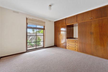 Neat & Tidy 2-Bed Unit - Photo 2