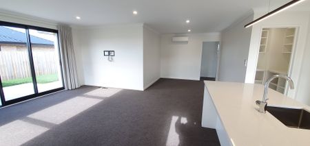 19 Petunia Drive, Wigram - Photo 2