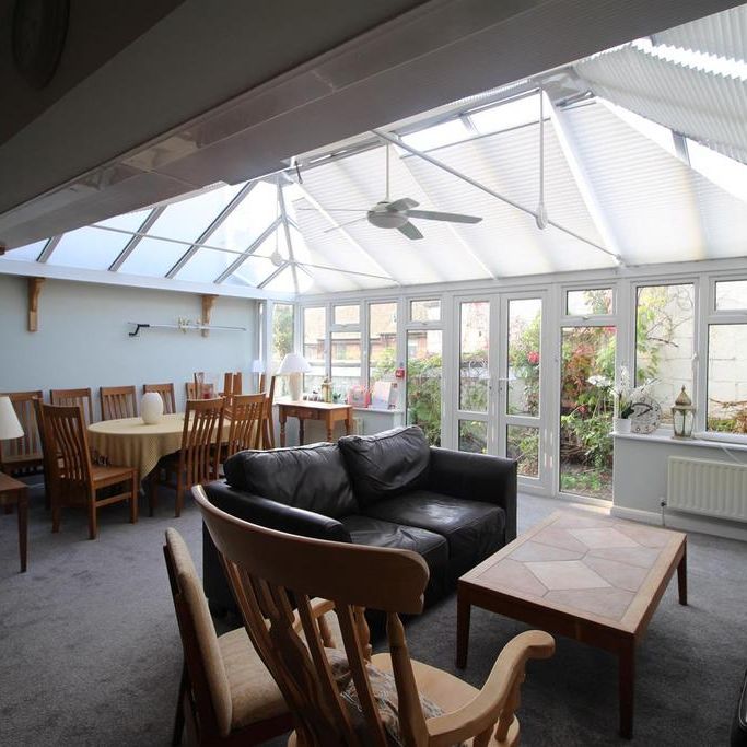 1 bedroom in a house share to rent - Photo 1