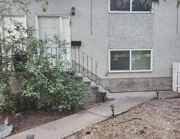 Spacious 2 Bed |1 Bath Unit for Rent - Photo 1
