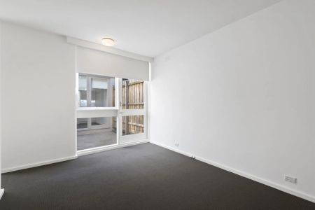 Unit 15/630 Toorak Road, - Photo 2