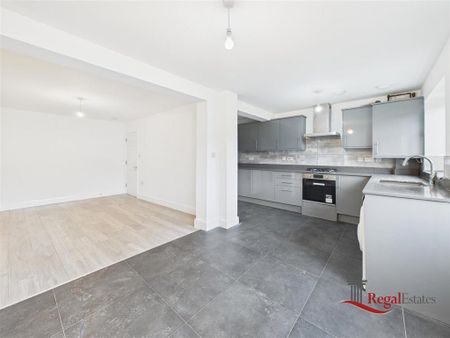 4 bedroom terraced house to rent - Photo 3