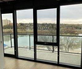 Executive 2 bedroom in No1 River Landing - Photo 3