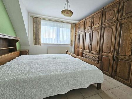 Ruim 3 slaapkamer duplex met autostaanplaats en kelderberging - Photo 3