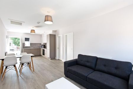 2 bedroom flat to rent - Photo 2