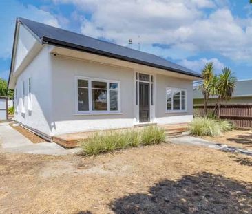 Coastal Living in North New Brighton - Close to the Beach! - Photo 3