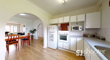 Three Bedroom Home on Oxley - Photo 2