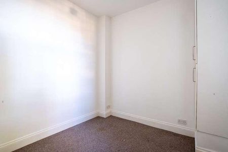 London Road, Northfleet, Gravesend, Kent, DA11 - Photo 3