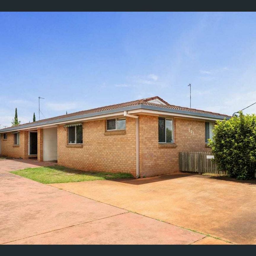 1/501 Stenner Street, DARLING HEIGHTS - Photo 2