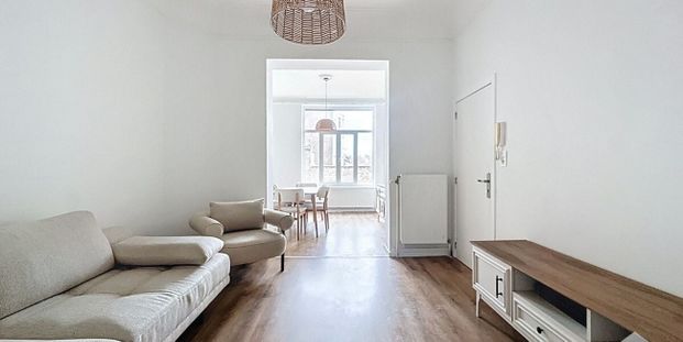 Appartement te huur in Schaarbeek voor € 1.350 met 1 slaapkamer - Photo 1