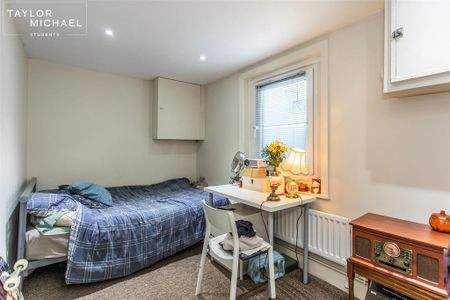 5 bedroom terraced house to rent - Photo 5