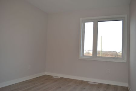 For Lease - 954 Chapman Mills Drive, Barrhaven, Ontario - Photo 4