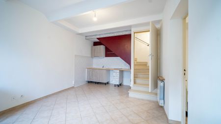 Location Appartement 3 pièces 66m² GRIGNAN 26230 - Photo 3