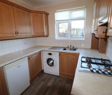 3 bedroom semi-detached house to rent - Photo 6