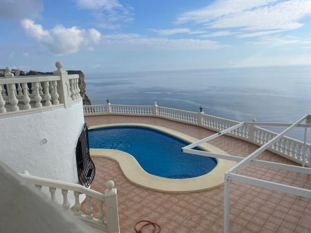 ANNUAL RENT. Beachfront villa for rent in Cumbre del Sol - Photo 4