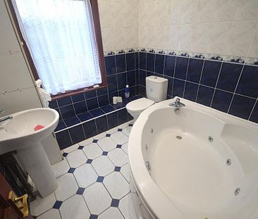 4 bedroom terraced house to rent - Photo 3