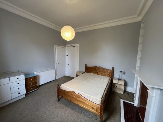 Flat 2 Woodhouse Cliff, Leeds, LS6 - Photo 1