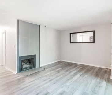 3 Bed, 2 Storey Condo in The Pines! - Photo 2