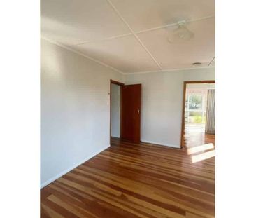 Three bedroom Tawa house - Photo 5