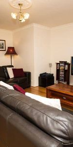 Fully Furnished Inner City Townhouse - Photo 4