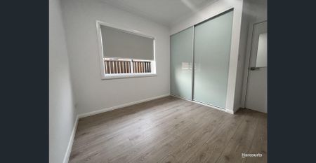 Modern Two-Bedroom Home Offering Comfort and Convenience! - Photo 3