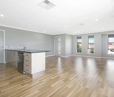 Beautifully Family Home in a Quiet Thurgoona Court - Photo 6