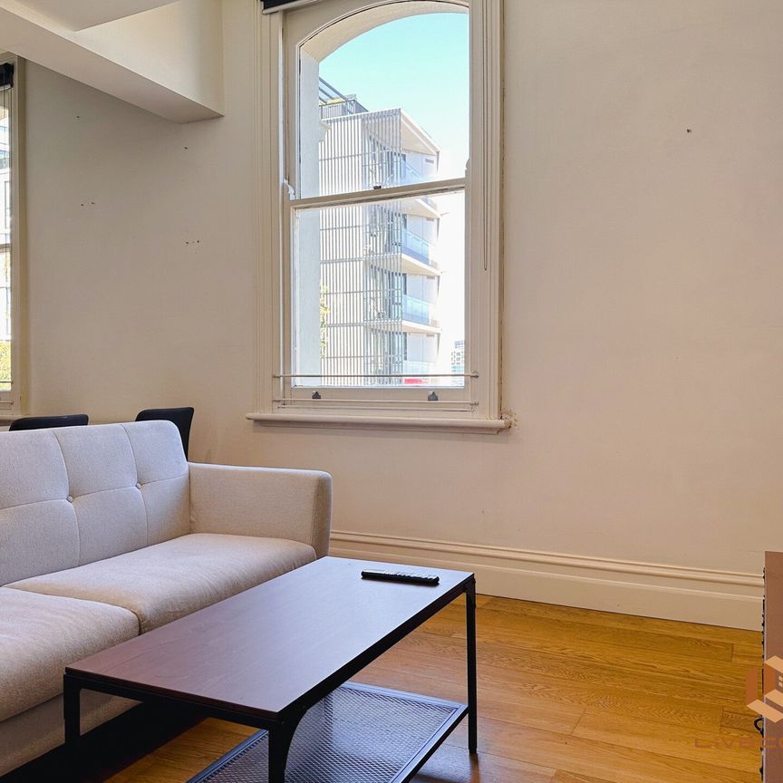 West Melbourne - Photo 1