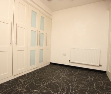 Boston Central, Bath Road, Kettering, Northants, NN16 - Photo 5